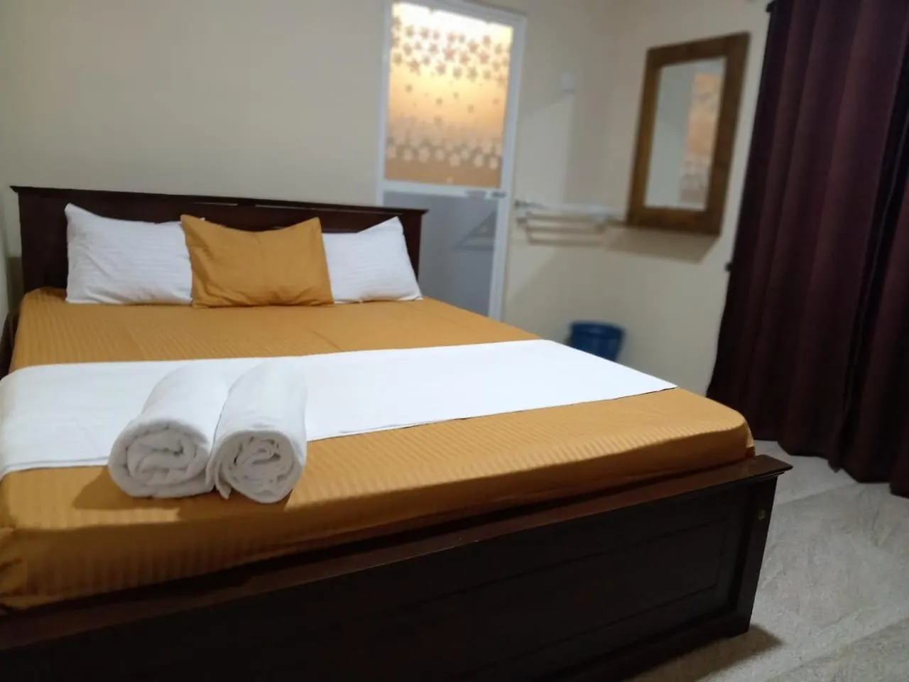The Golden Bow Villa Seeduwa Holiday home